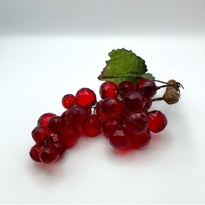 MidCentury RED FACETED GRAPES Lucite Acrylic Small 6" Cluster Bunch Retro Fruit